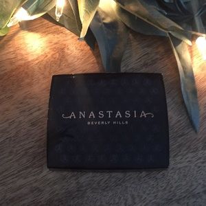Anastasia bronzer